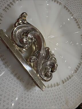 Ornate Silver Brighton card holder - Classic Home Accent
